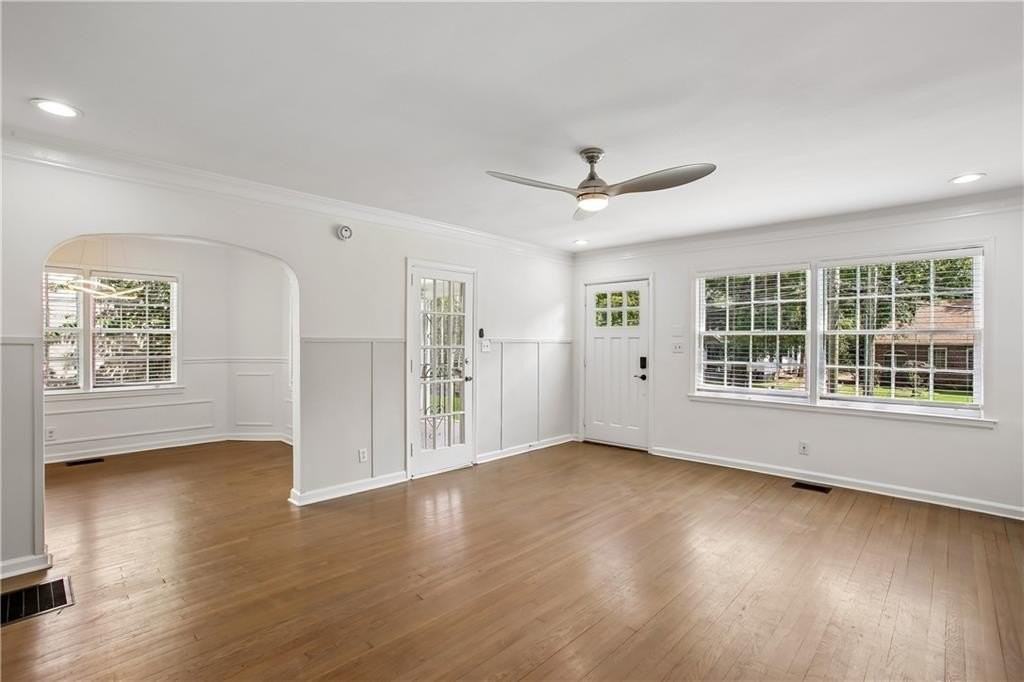 1649 Beecher St Sw - Photo 4 of 39