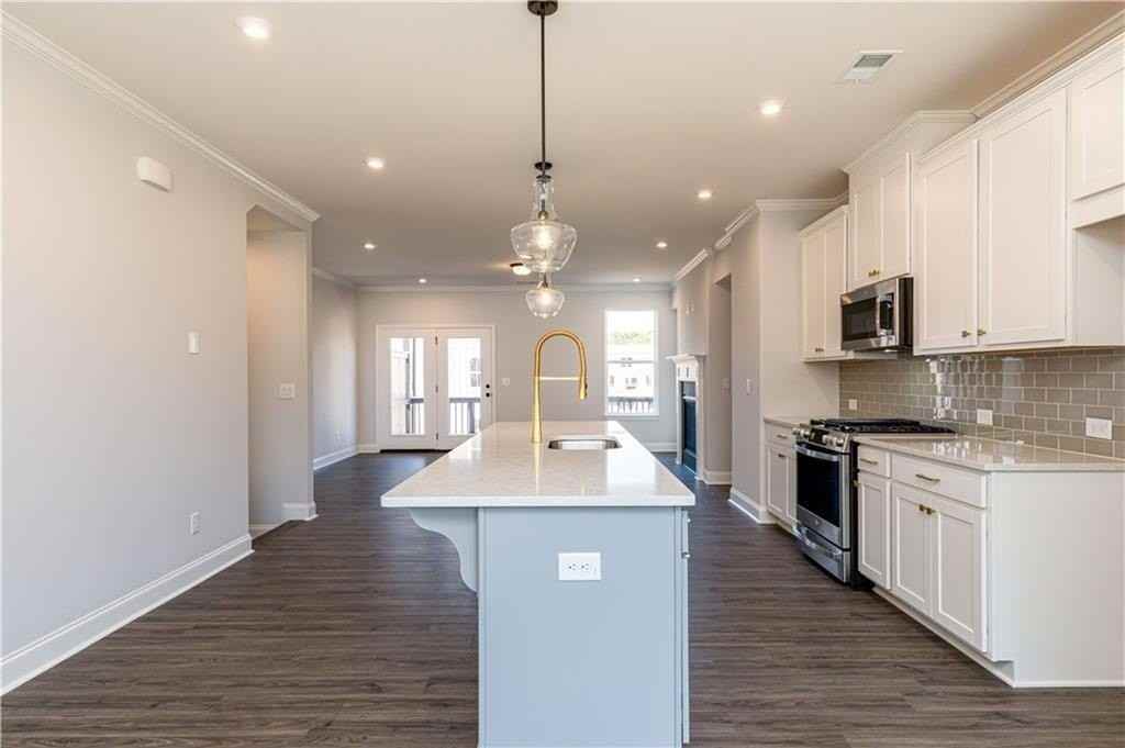 517 Hardy Dr - Photo 7 of 30