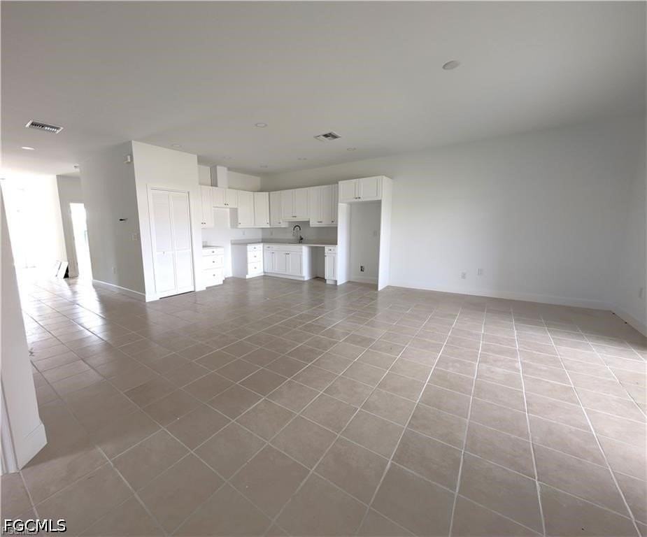 1101 Harold Ave S - Photo 3 of 24