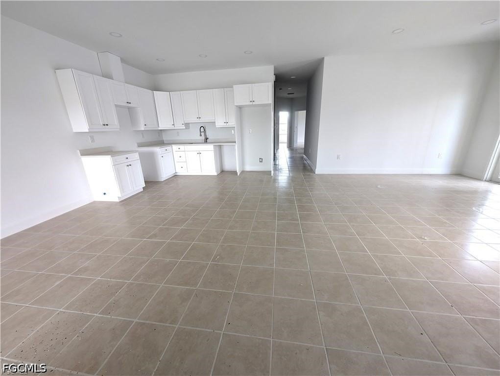 1101 Harold Ave S - Photo 4 of 24