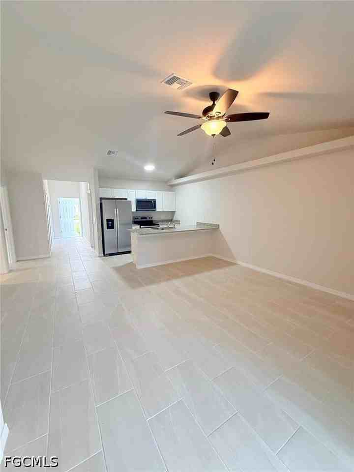 1101 Harold Ave S - Photo 5 of 24