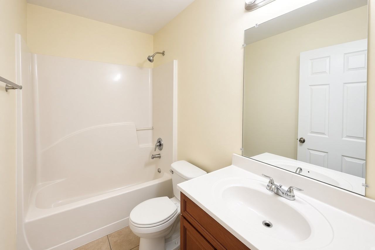 2405 Vernon Ave S #0 - Photo 5 of 16