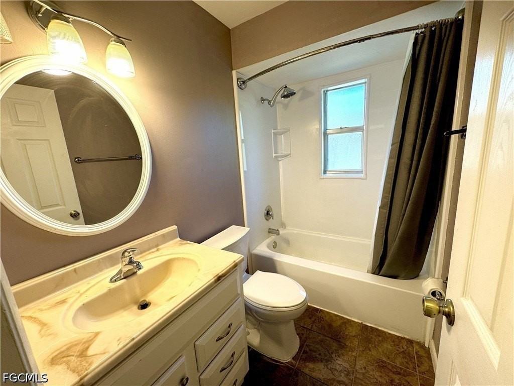 1307 Sw Santa Barbara Pl - Photo 6 of 10