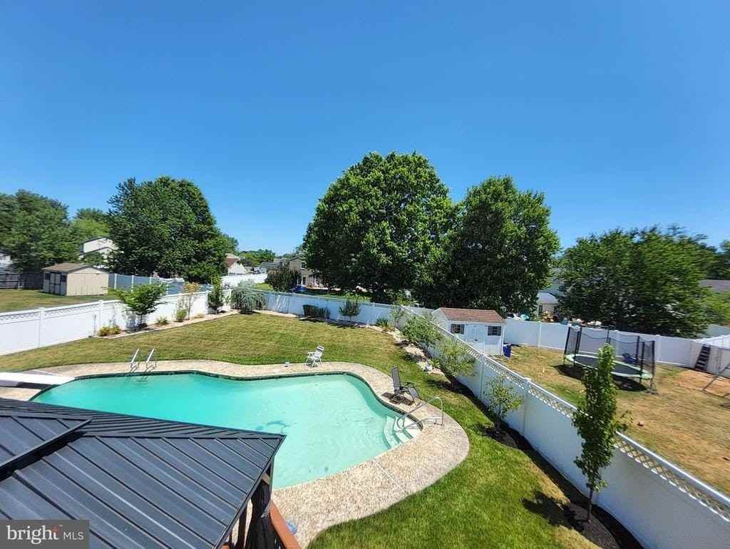 504 Parliament Rd - Photo 3 of 28