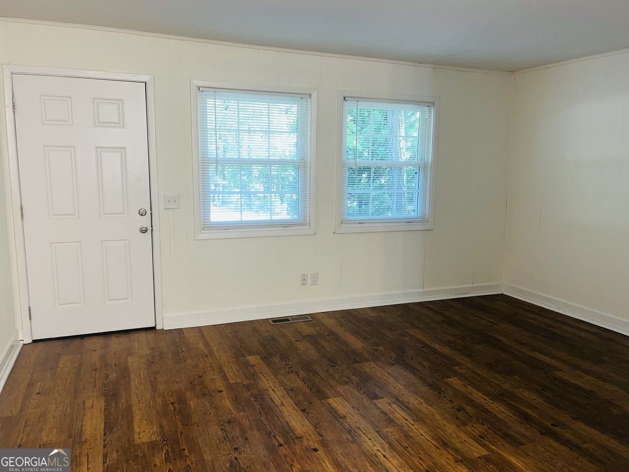 45 Westgate Dr #5 - Photo 3 of 22