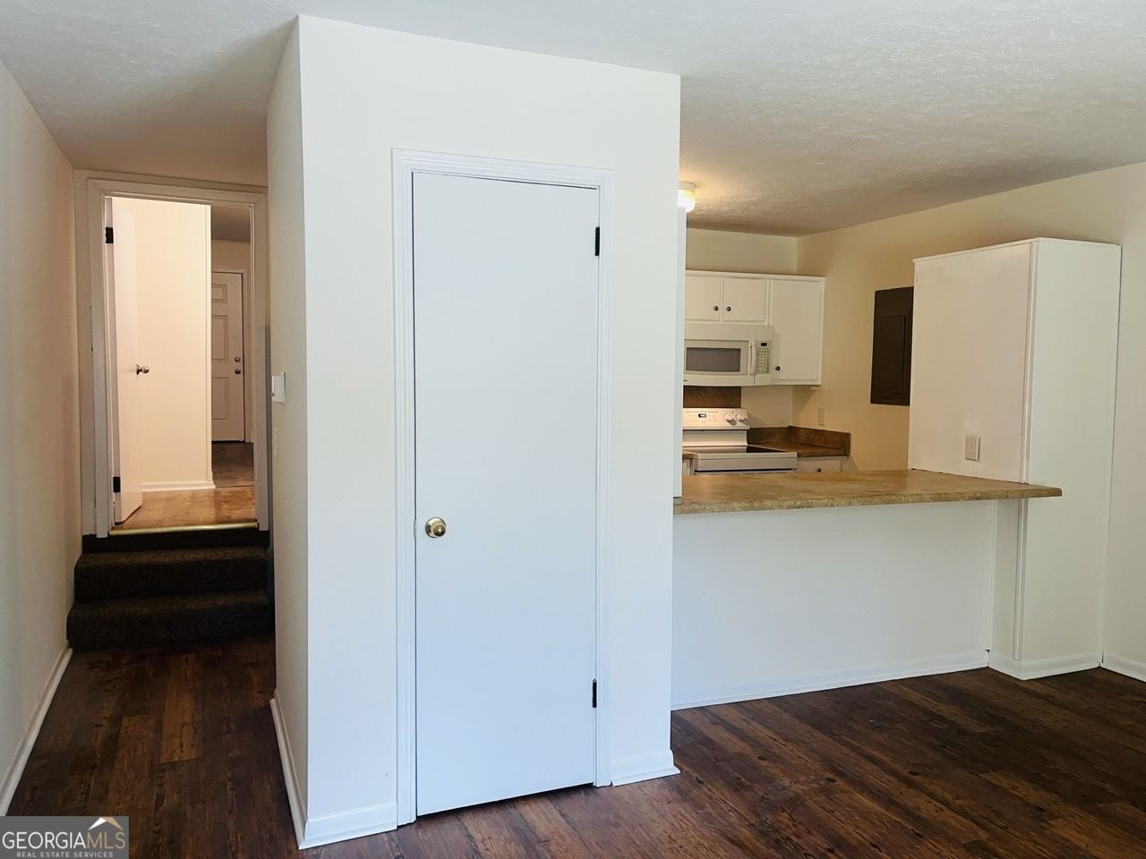 45 Westgate Dr #5 - Photo 5 of 22