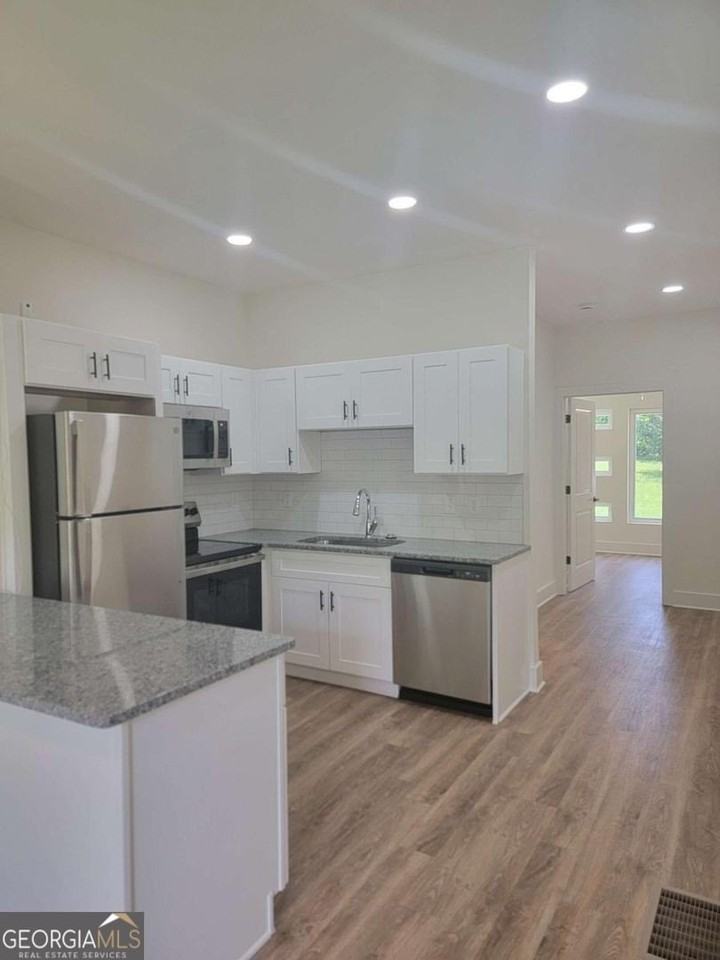 1351 Brewster St Sw #3 - Photo 4 of 12