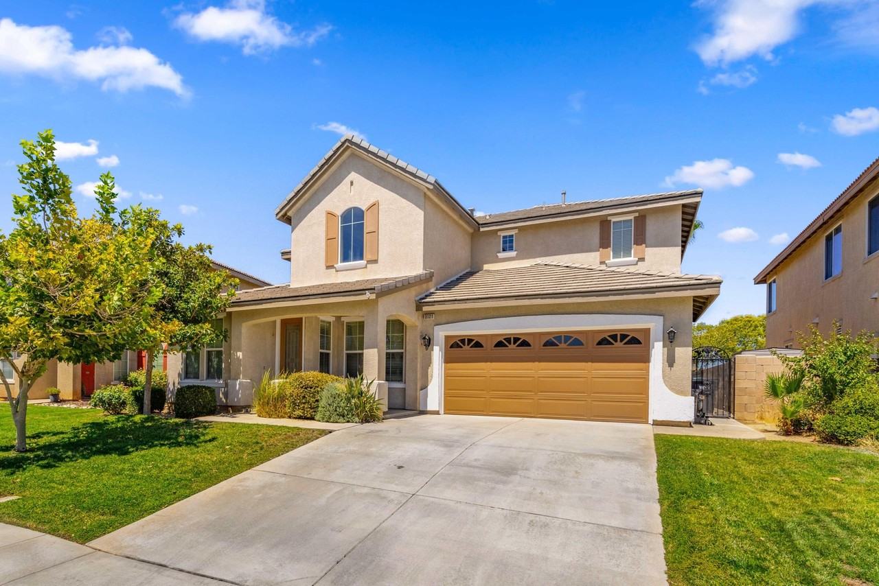 3121 Club Rancho Dr - Photo 2 of 50
