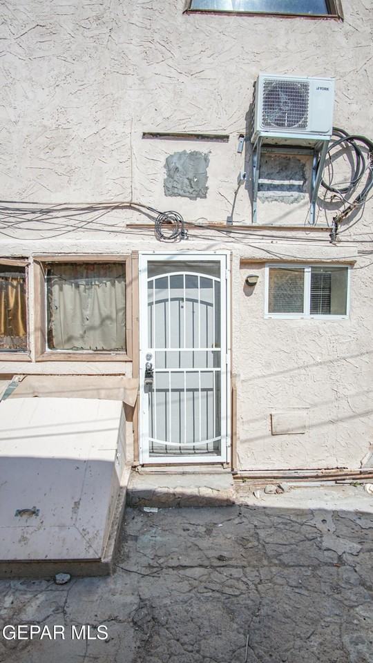 1111 N Cotton St #E - Photo 2 of 9