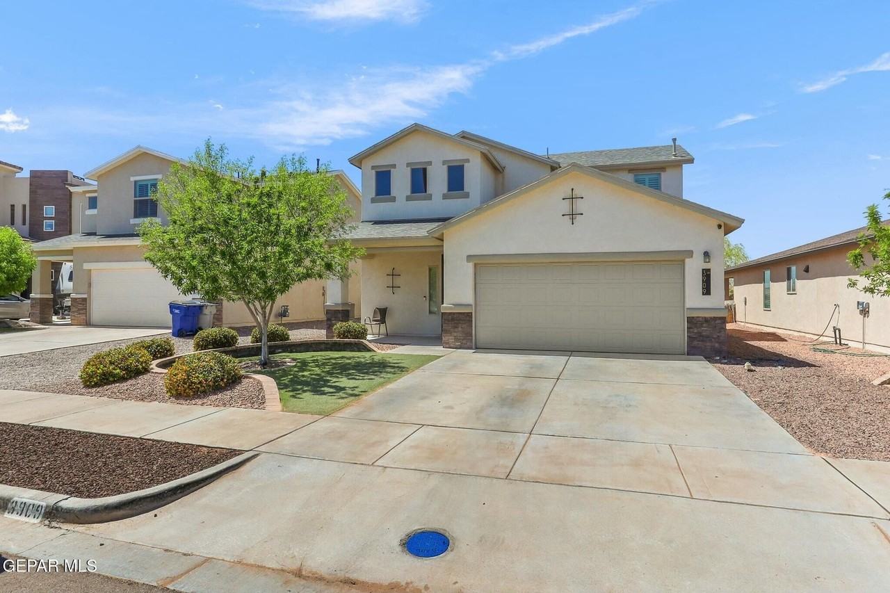 3909 Desert Dunes Dr - Photo 2 of 46
