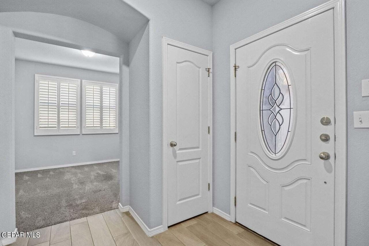 1021 Ultrastar Pl - Photo 3 of 22