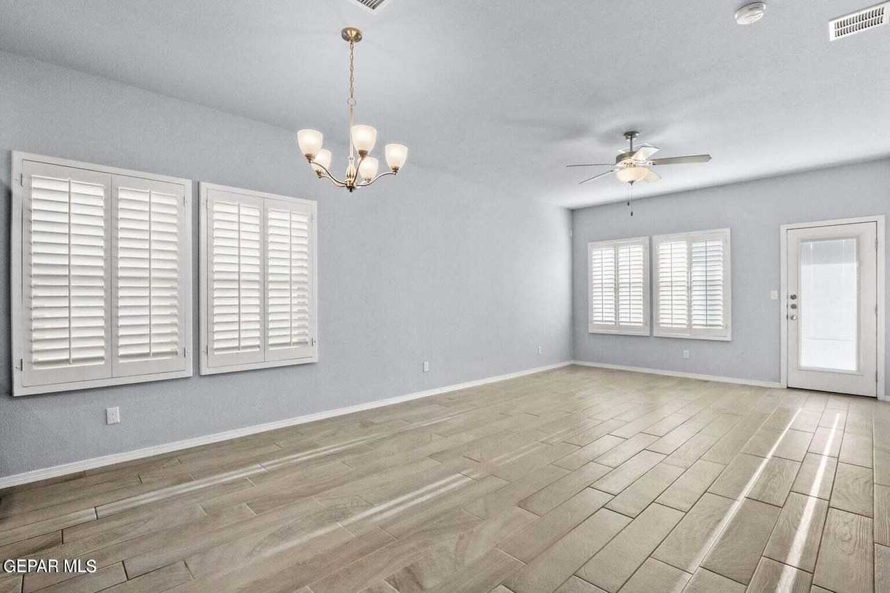 1021 Ultrastar Pl - Photo 4 of 22
