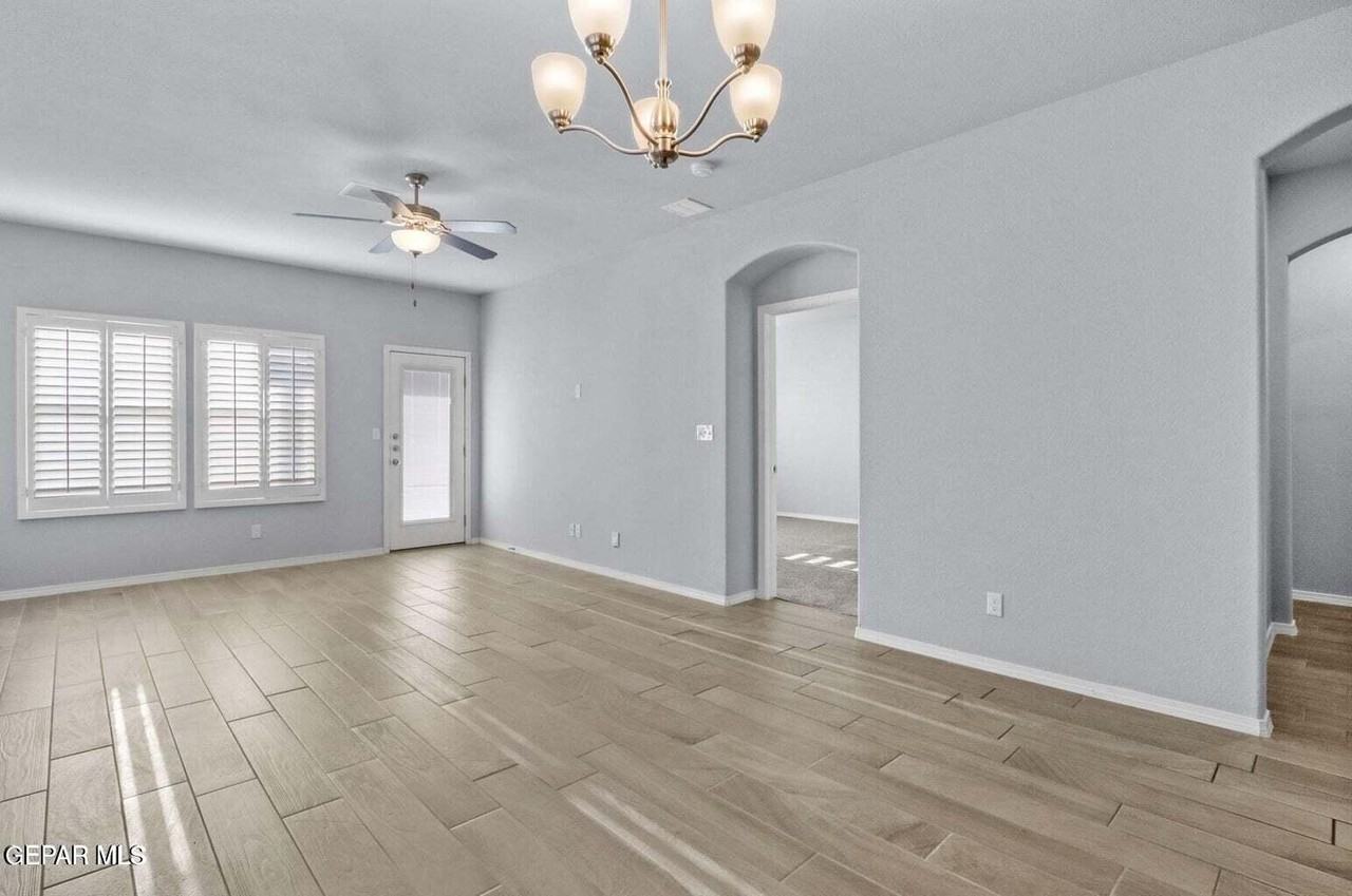 1021 Ultrastar Pl - Photo 5 of 22
