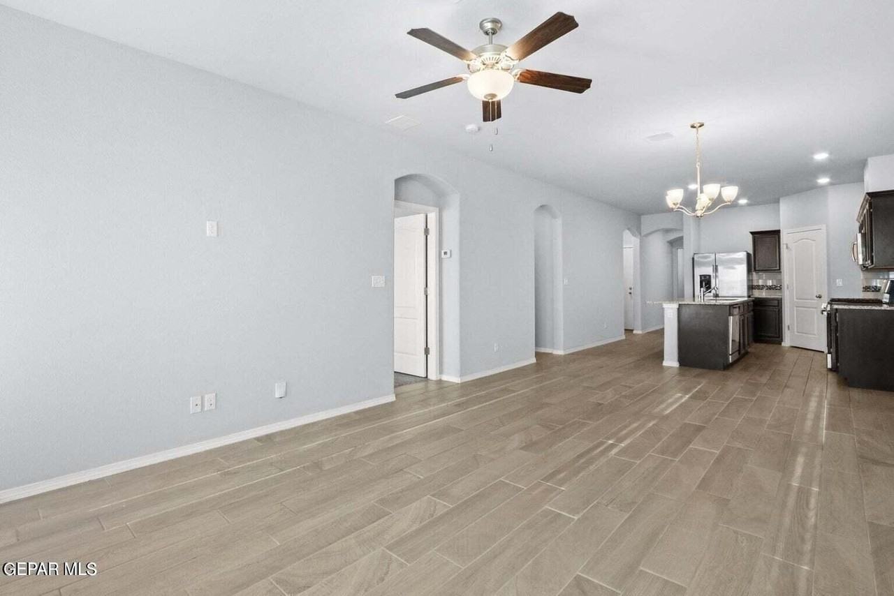 1021 Ultrastar Pl - Photo 6 of 22