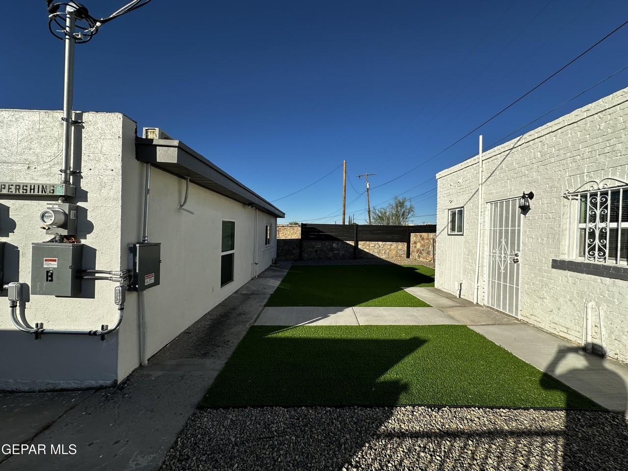 2531 Pershing Dr #A - Photo 4 of 6