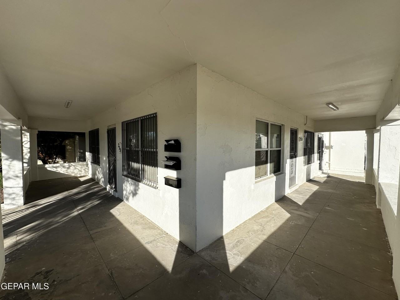 2531 Pershing Dr #A - Photo 5 of 6
