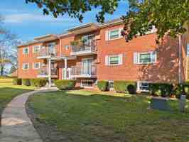 featured image of 126 W Washington St