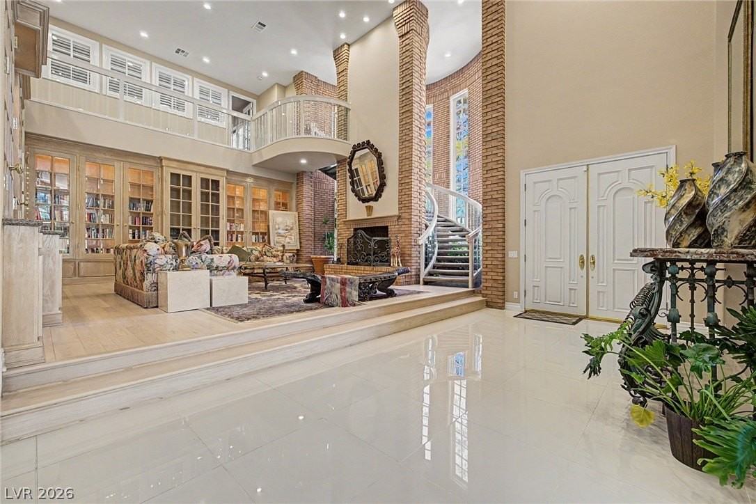 1105 Broadmoor Ave - Photo 4 of 50
