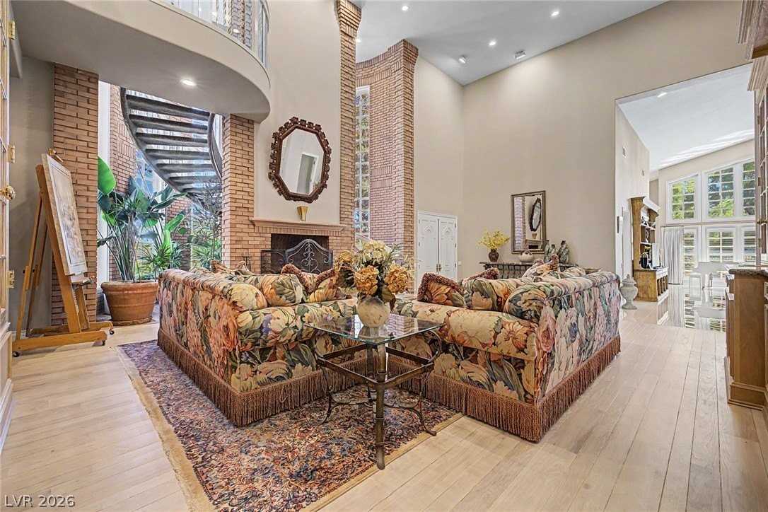 1105 Broadmoor Ave - Photo 7 of 50
