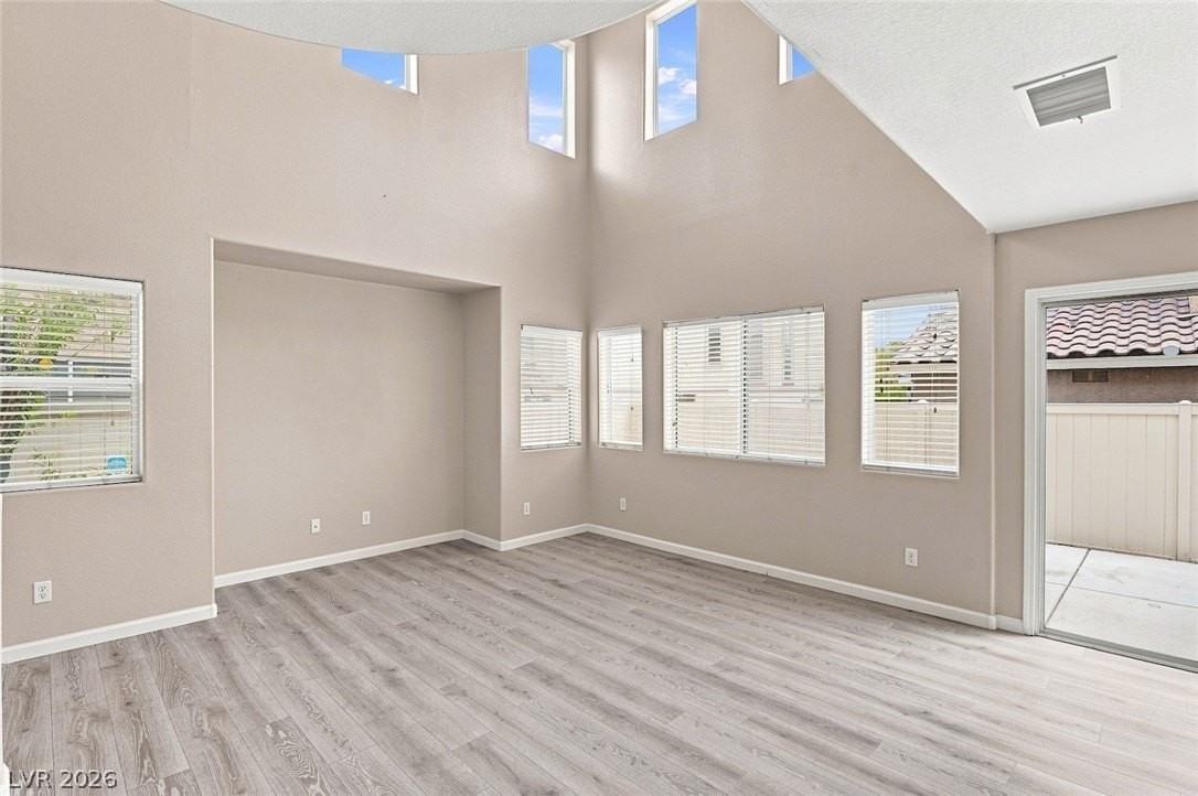 1915 Sundown Canyon Dr - Photo 5 of 39