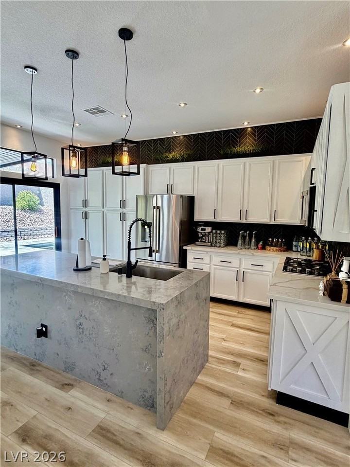 10317 Summer River Ave - Photo 2 of 38
