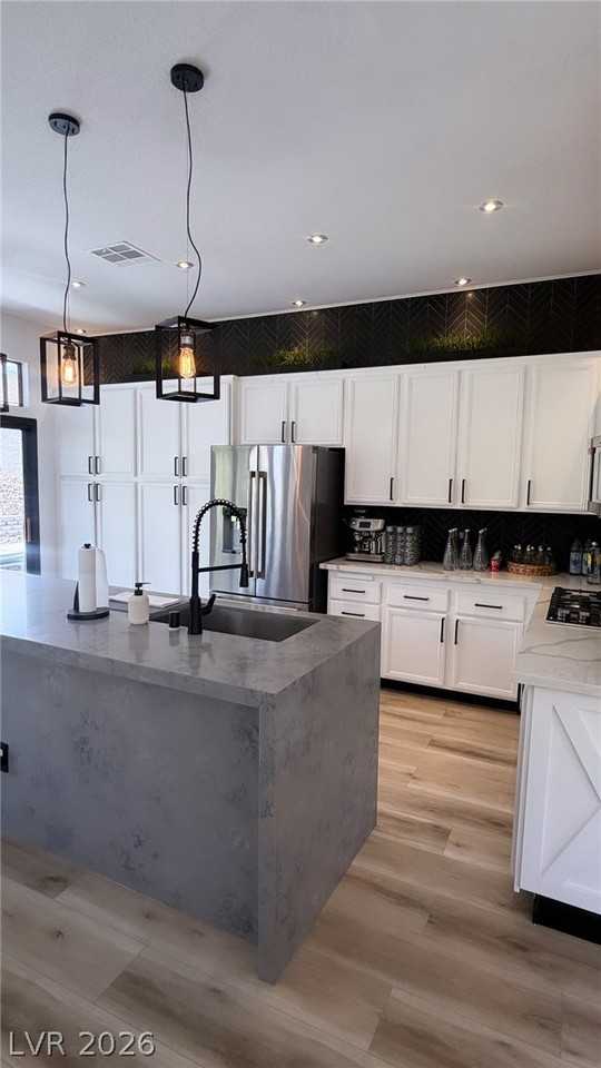 10317 Summer River Ave - Photo 4 of 38