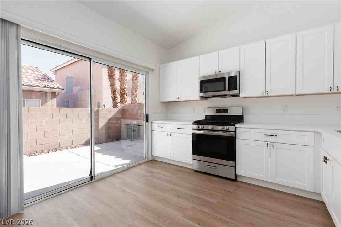 886 Park Walk Ave - Photo 7 of 24