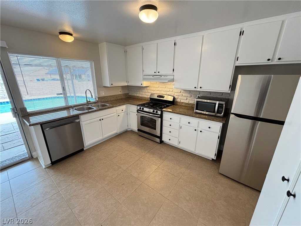 7206 Archcrest Ave - Photo 3 of 33