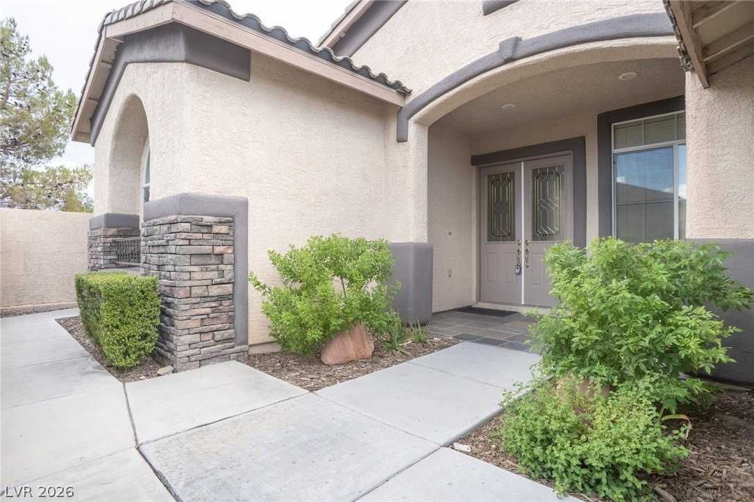 7861 Darby Ave - Photo 4 of 50