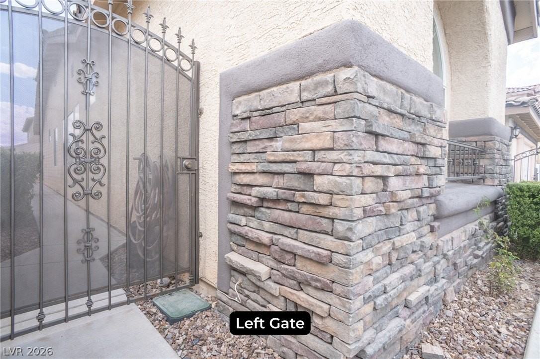 7861 Darby Ave - Photo 7 of 50