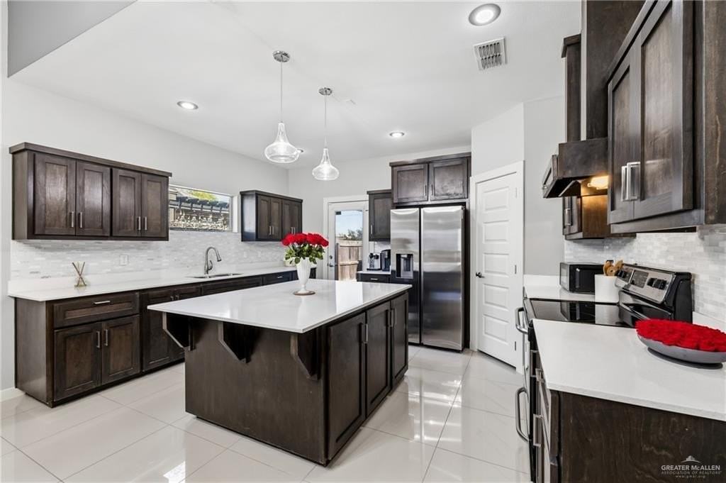 921 Casa Blanca - Photo 6 of 21