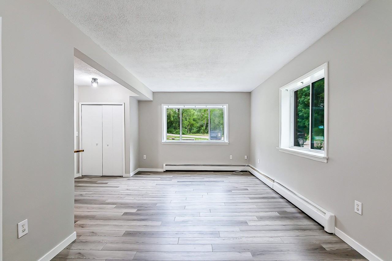 9275 Brookside Dr #H - Photo 5 of 15