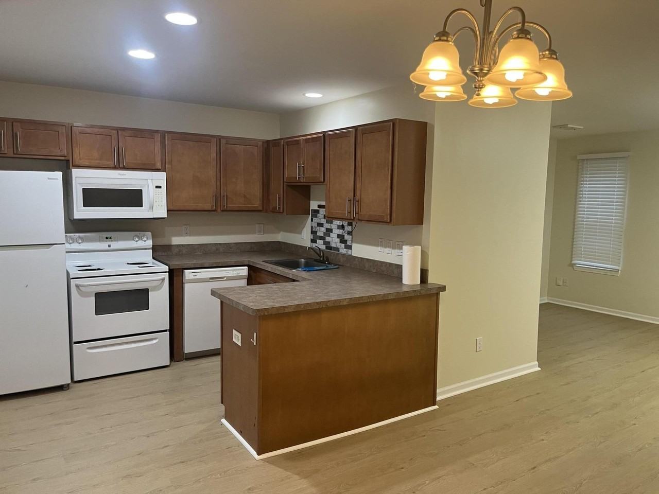 22741 Middlebelt Rd - Photo 5 of 24