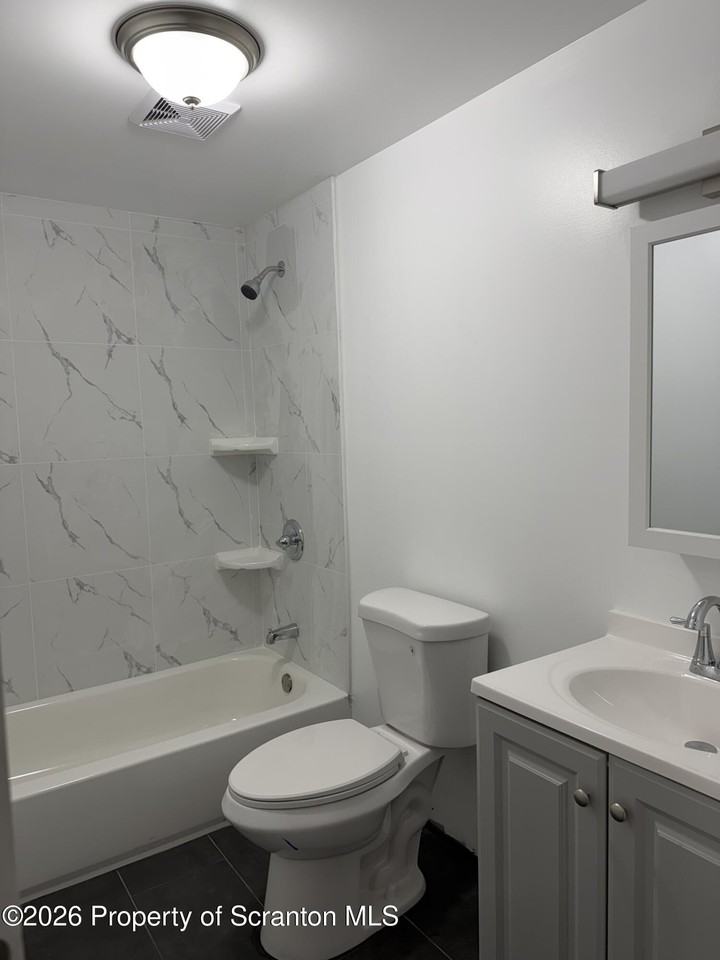 1159 Luzerne St #2ndFL - Photo 6 of 9