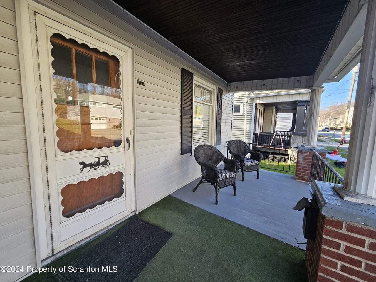 2122 N Main Ave - Photo 2 of 12