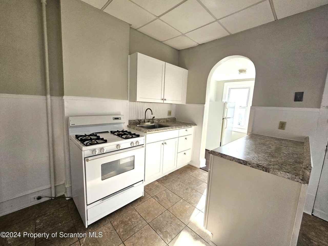 2122 N Main Ave - Photo 4 of 12