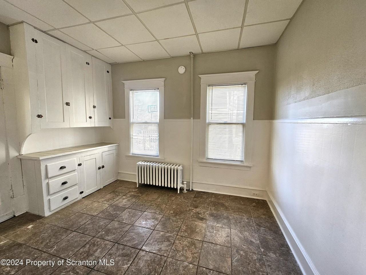 2122 N Main Ave - Photo 5 of 12