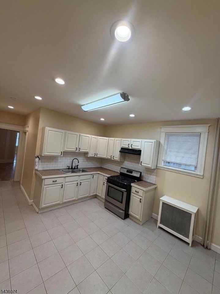 816 S 16th St - Photo 4 of 14