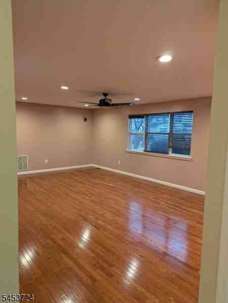 316 Ventnor Ct - Photo 5 of 34