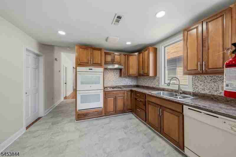 136 Elm St #1 - Photo 5 of 20