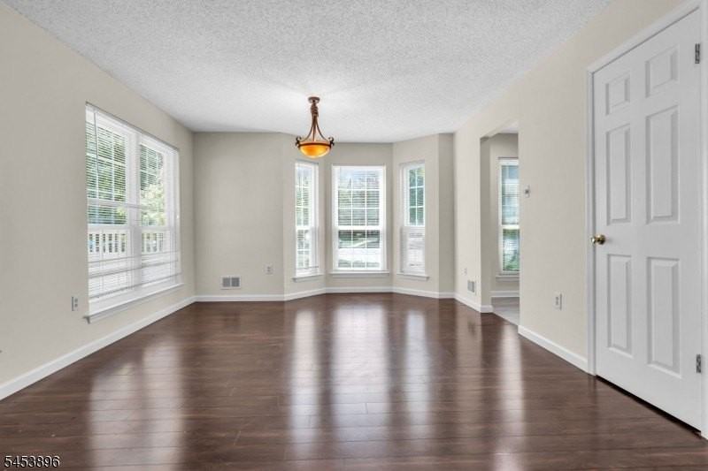 10 Brighton Way - Photo 6 of 37