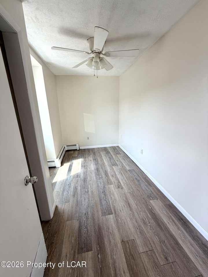 1 W Broad St #5 - Photo 4 of 7
