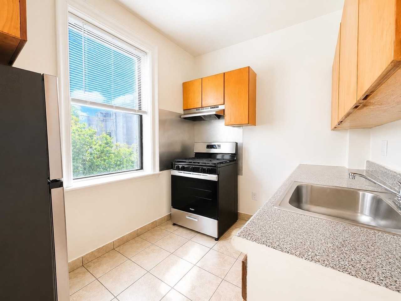 429 Fairmount Ave #108 - Photo 7 of 19