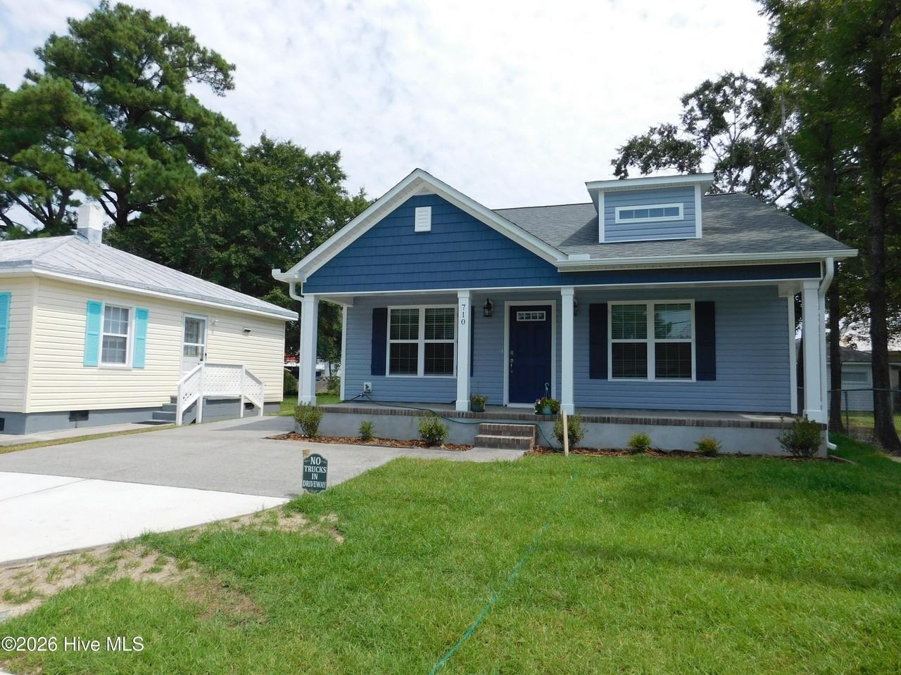 710 N B St - Photo 2 of 38
