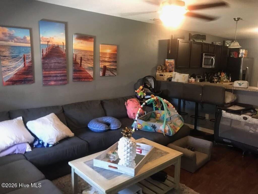 128 Glen Cannon Dr - Photo 3 of 7
