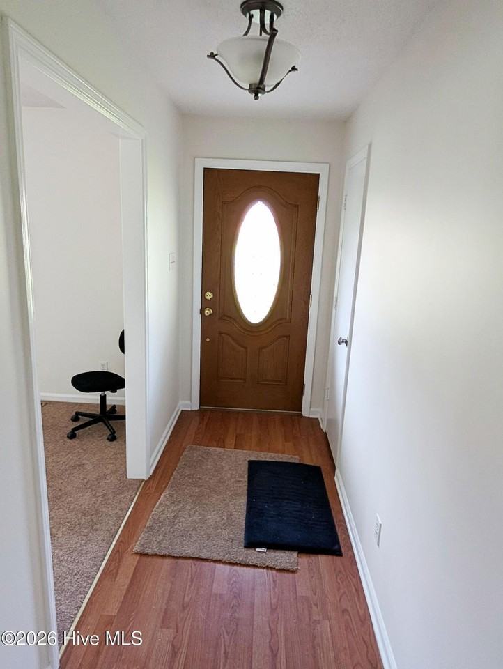 3508 Catherine St - Photo 4 of 20