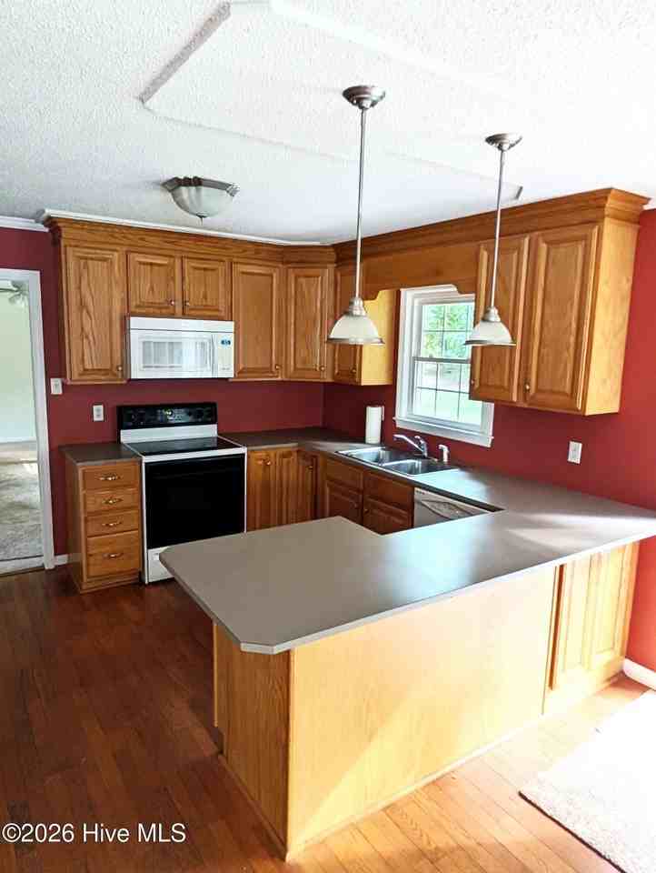 3508 Catherine St - Photo 6 of 20