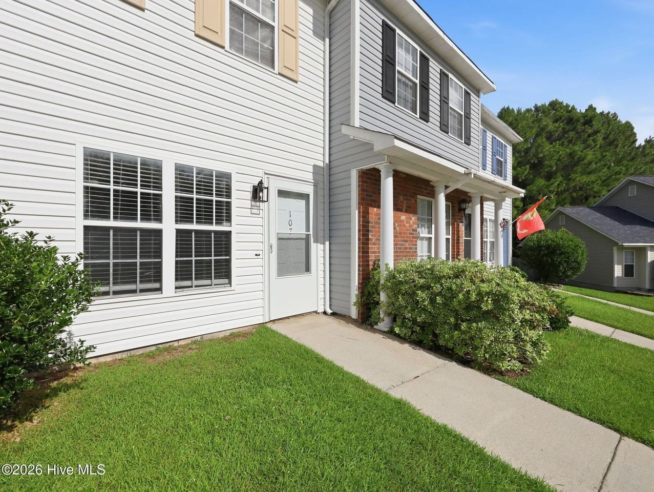 107 Spring Meadows Cir - Photo 2 of 15