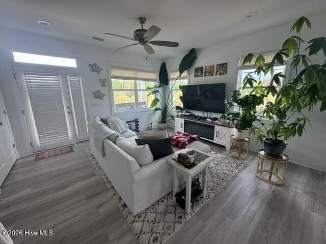 4752 Siddons Dr - Photo 4 of 26