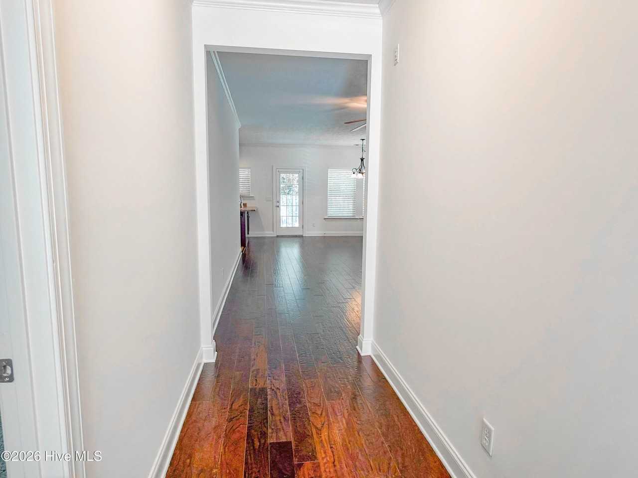 1953 Kenlock Dr - Photo 3 of 15